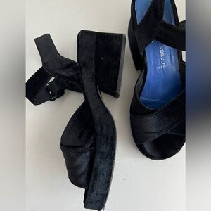 🖤🪩JEFFREY CAMPBELL Black Velvet Sandals Shoes🐈‍⬛